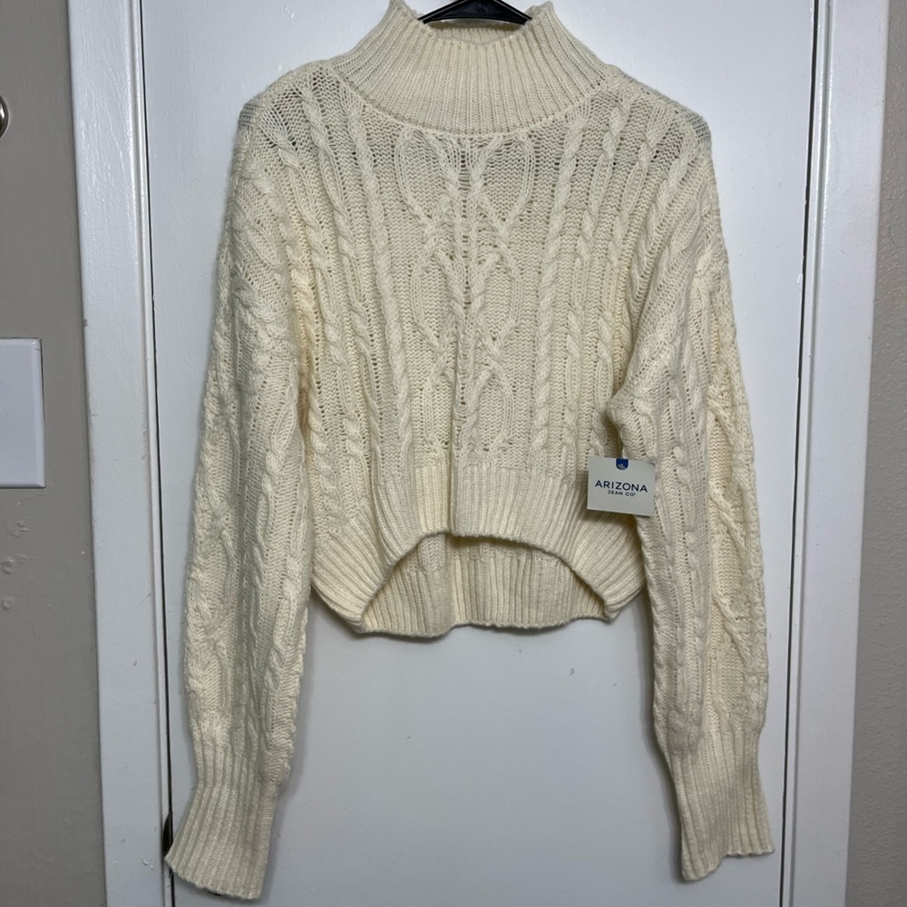 Arizona Cream/White Sweater